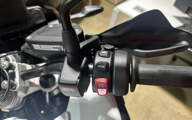 2025 BMW F 800 GS Light White 800 GS