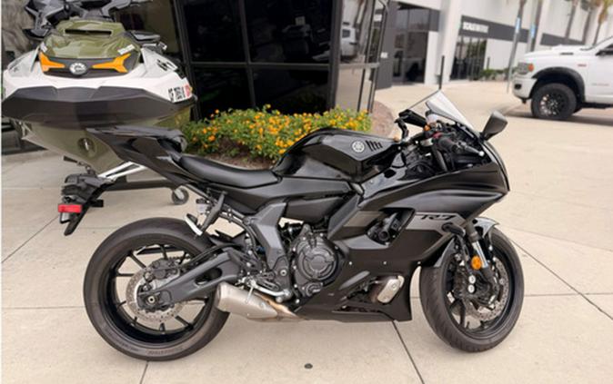 2025 Yamaha YZF R7
