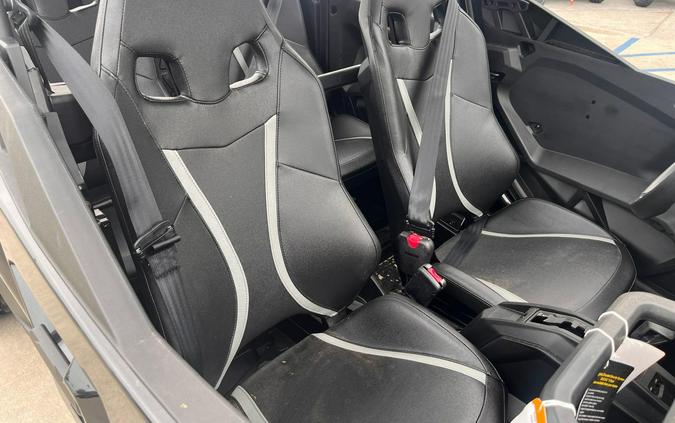 2026 Can-Am SSV COMMANDER MAX XT 60 700 BK 26 TRIPLE BLACK