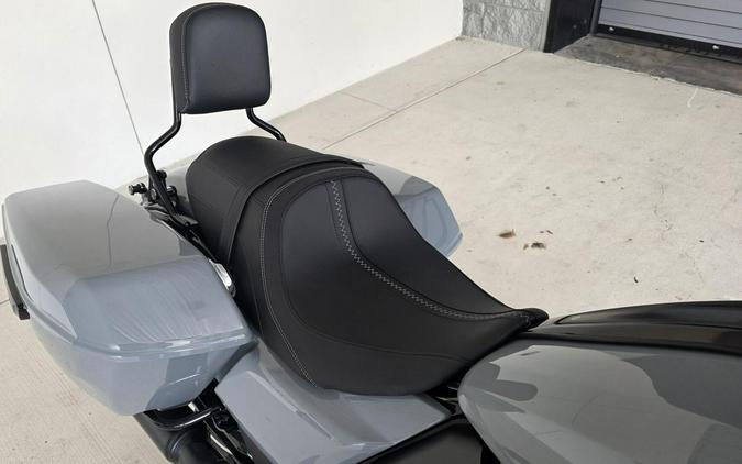 2026 Harley-Davidson® Road Glide® Dark Billiard Gray Black Trim