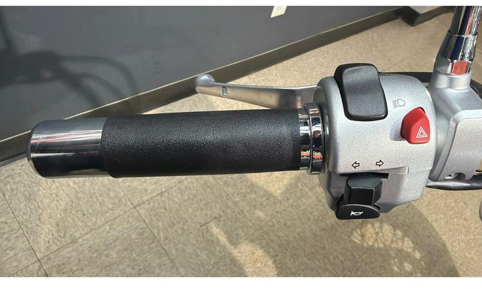 2025 Suzuki BOULEVARD C50