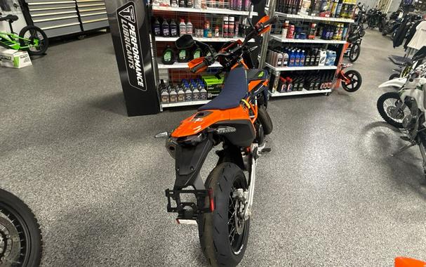 2026 KTM SMC 690 R