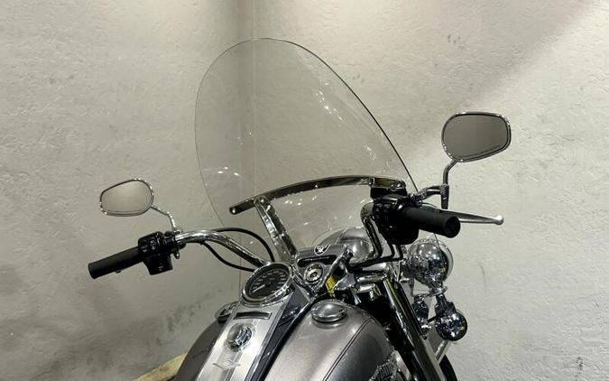 2016 Harley-Davidson® Road King® BILLET SILVER W/PINSTRIPE