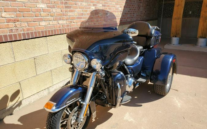 2012 Harley-Davidson Tri Glide Ultra Classic Big Blue Pearl/Vivid Black