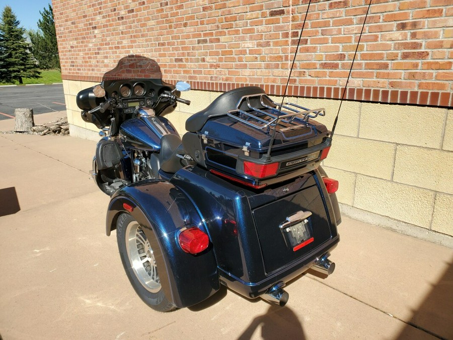 2012 Harley-Davidson Tri Glide Ultra Classic Big Blue Pearl/Vivid Black