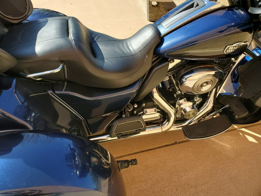 2012 Harley-Davidson Tri Glide Ultra Classic Big Blue Pearl/Vivid Black