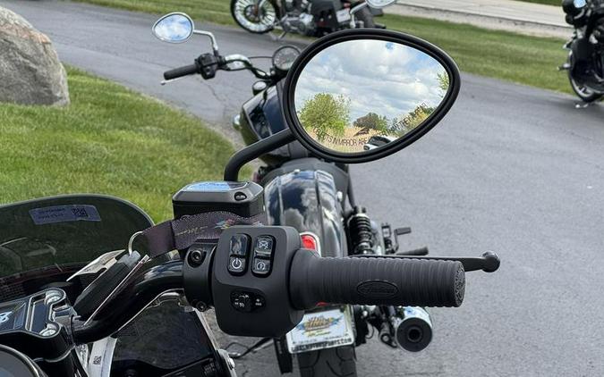 2025 Indian Motorcycle® Sport Chief Black Smoke