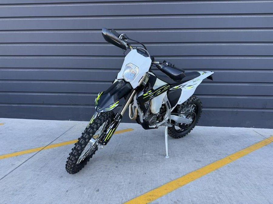 2026 Triumph TF 450-E Jet Black/Pure White