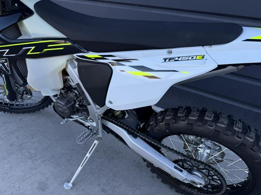 2026 Triumph TF 450-E Jet Black/Pure White