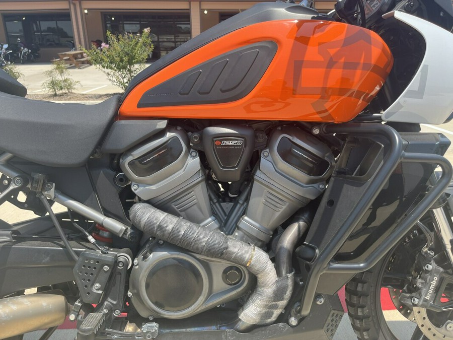 2021 Harley-Davidson Pan America™ 1250 Special Baja Orange / Stonewashed White Pearl