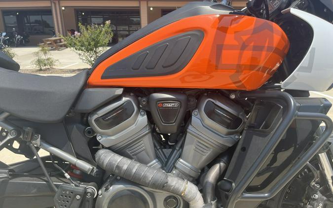 2021 Harley-Davidson Pan America™ 1250 Special Baja Orange / Stonewashed White Pearl