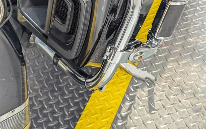 2014 Harley-Davidson® Ultra Limited Two-Tone Charcoal Pearl/Vivid Black