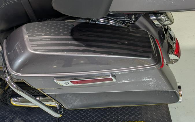 2014 Harley-Davidson® Ultra Limited Two-Tone Charcoal Pearl/Vivid Black