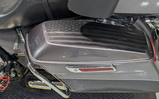 2014 Harley-Davidson® Ultra Limited Two-Tone Charcoal Pearl/Vivid Black