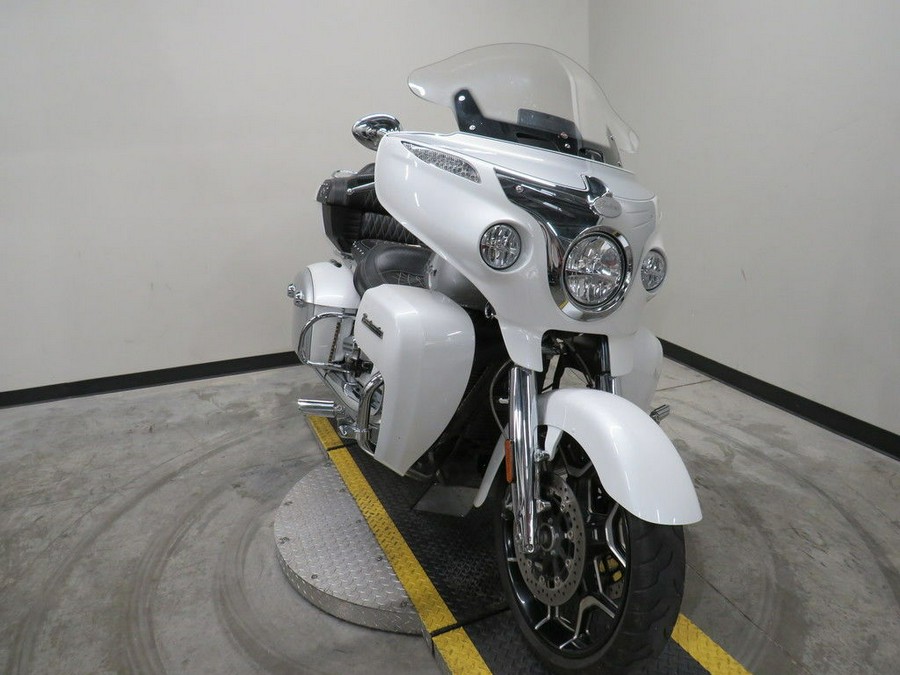 2018 Indian Motorcycle® Roadmaster® ABS Pearl White over Star Silver