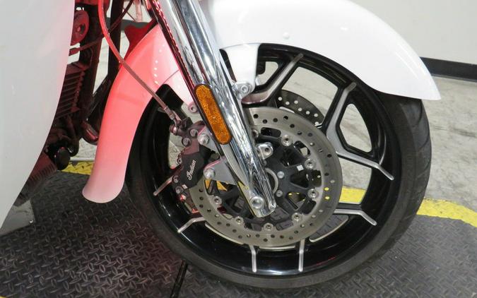 2018 Indian Motorcycle® Roadmaster® ABS Pearl White over Star Silver