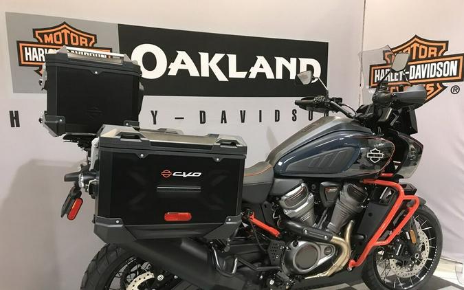Harley-Davidson® CVO™ Pan America® 2025