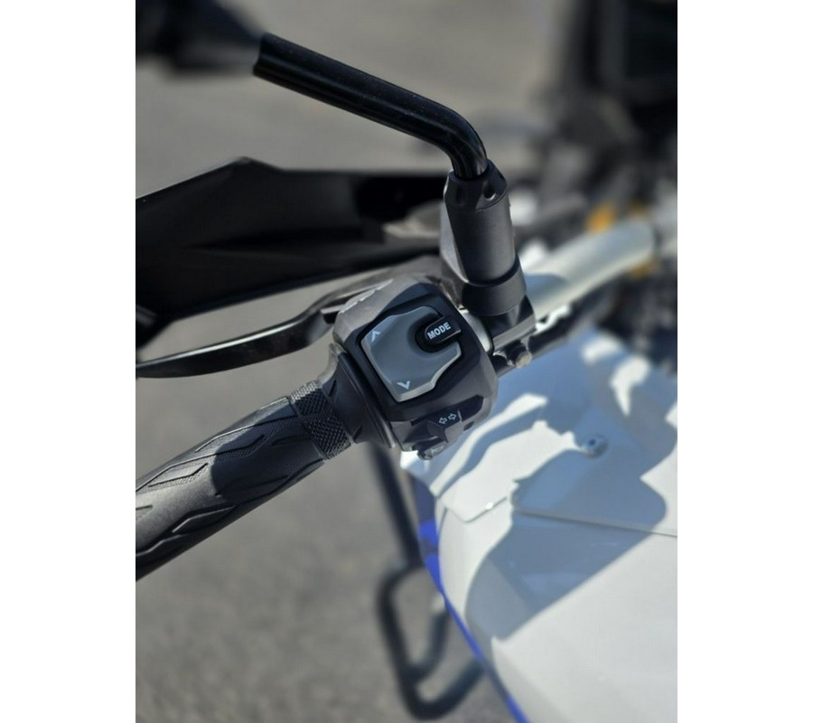 2025 Suzuki V-Strom 800DE Adventure