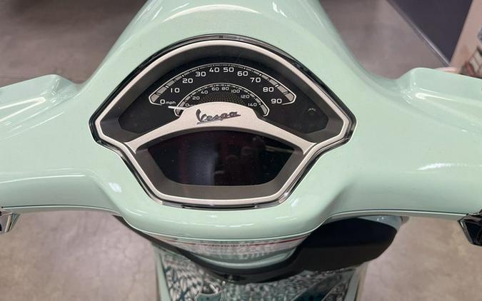 2025 Vespa Primavera 150 Batik