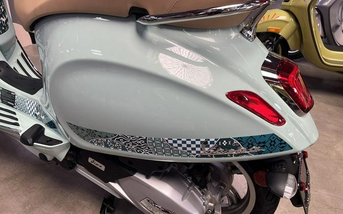 2025 Vespa Primavera 150 Batik