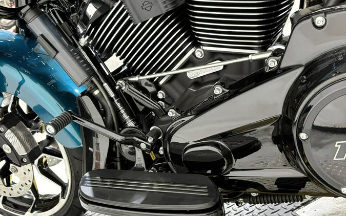 2026 Harley-Davidson® Road Glide 3 Teal Thunder Finish Black