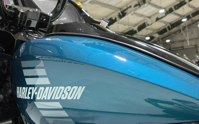 2026 Harley-Davidson® Road Glide 3 Teal Thunder Finish Black