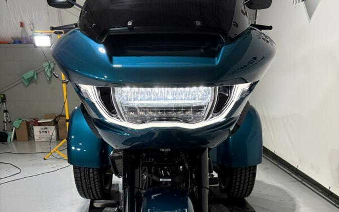 2026 Harley-Davidson® Road Glide 3 Teal Thunder Finish Black