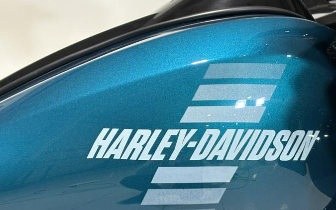 2026 Harley-Davidson® Road Glide 3 Teal Thunder Finish Black