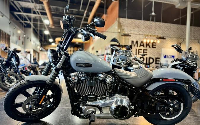 2026 Harley-Davidson® Street Bob® Dark Billiard Gray Chrome Cast Wheels
