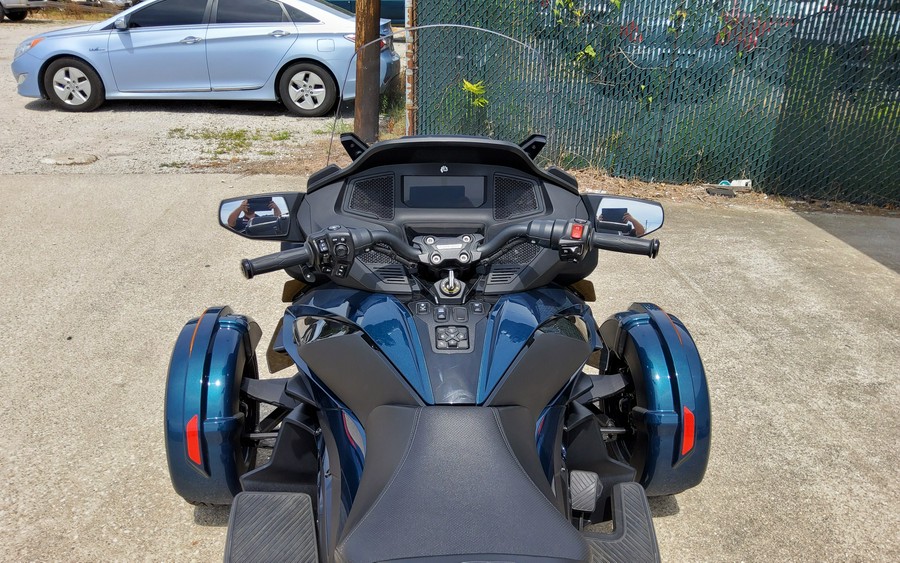 2021 Can-Am™ Spyder RT Limited