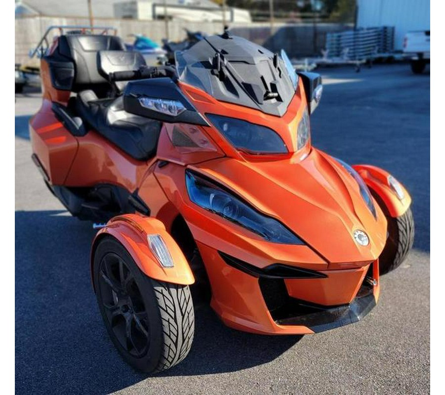 2019 Can-Am® Spyder® RT Limited Dark