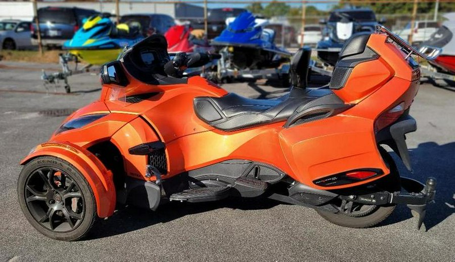 2019 Can-Am® Spyder® RT Limited Dark