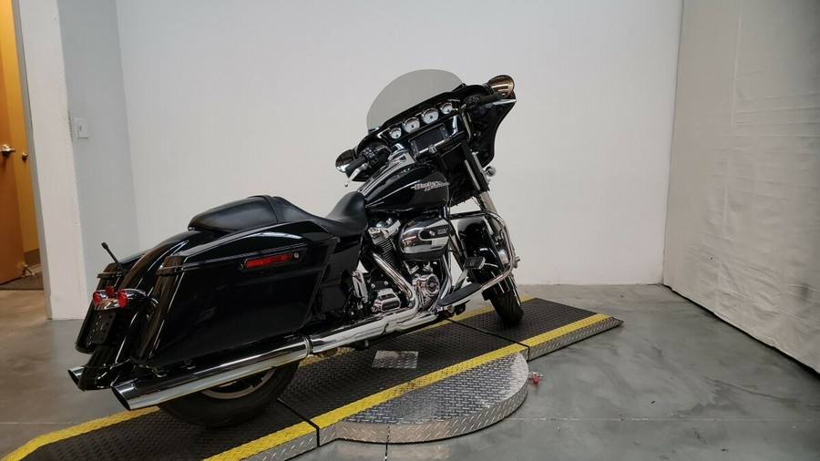 FLHXS 2017 Street Glide Special