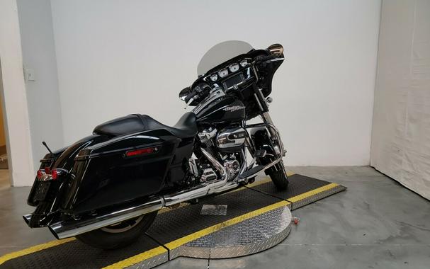 FLHXS 2017 Street Glide Special