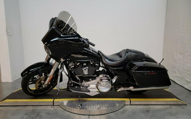 FLHXS 2017 Street Glide Special