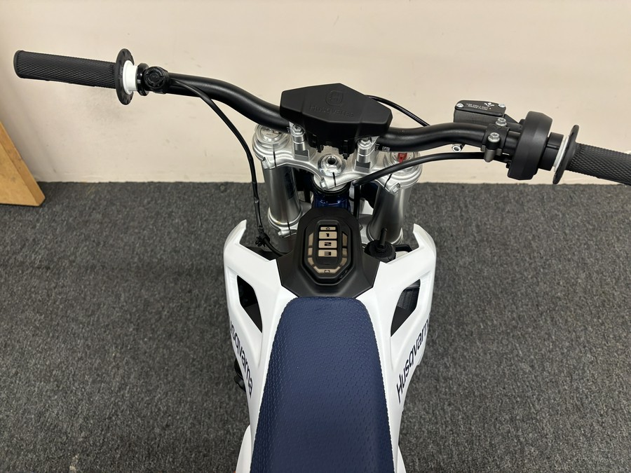 2027 Husqvarna EE 5
