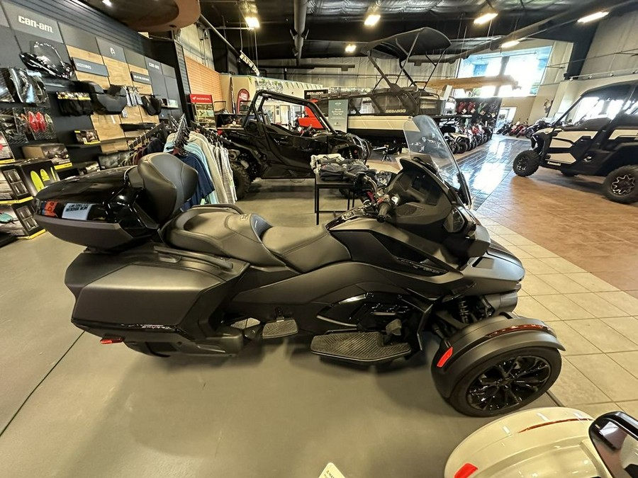 2023 Can-Am® Spyder RT Limited Dark Wheels