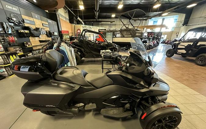 2023 Can-Am® Spyder RT Limited Dark Wheels