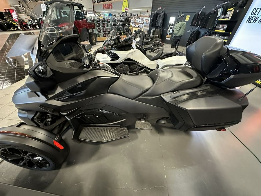 2023 Can-Am® Spyder RT Limited Dark Wheels