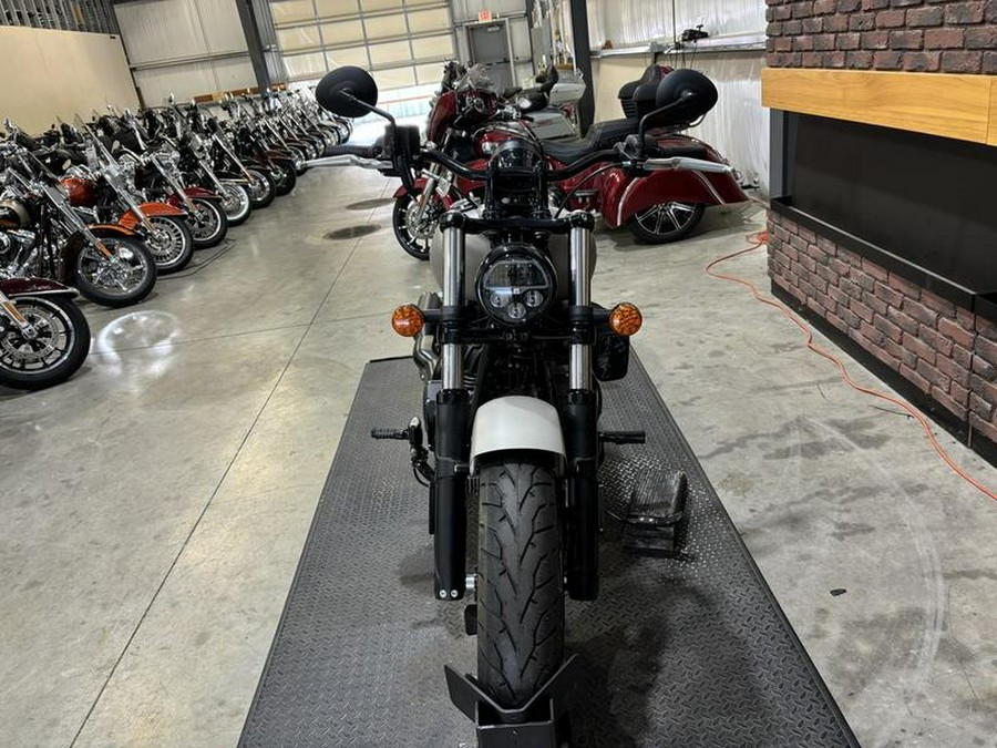 2023 Indian Motorcycle® Chief® ABS Silver Quartz Smoke