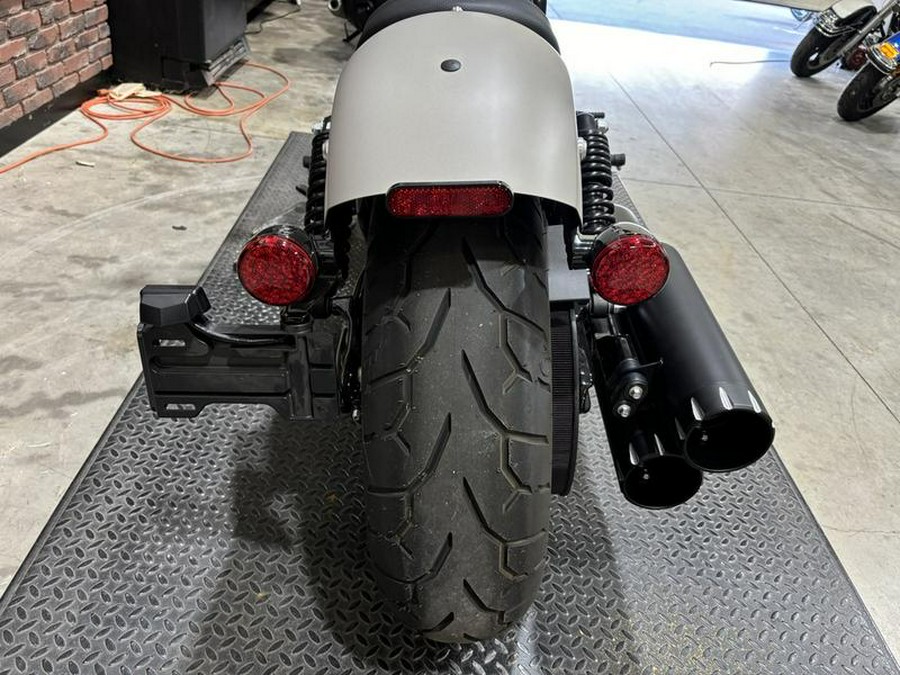 2023 Indian Motorcycle® Chief® ABS Silver Quartz Smoke