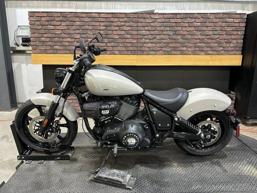 2023 Indian Motorcycle® Chief® ABS Silver Quartz Smoke