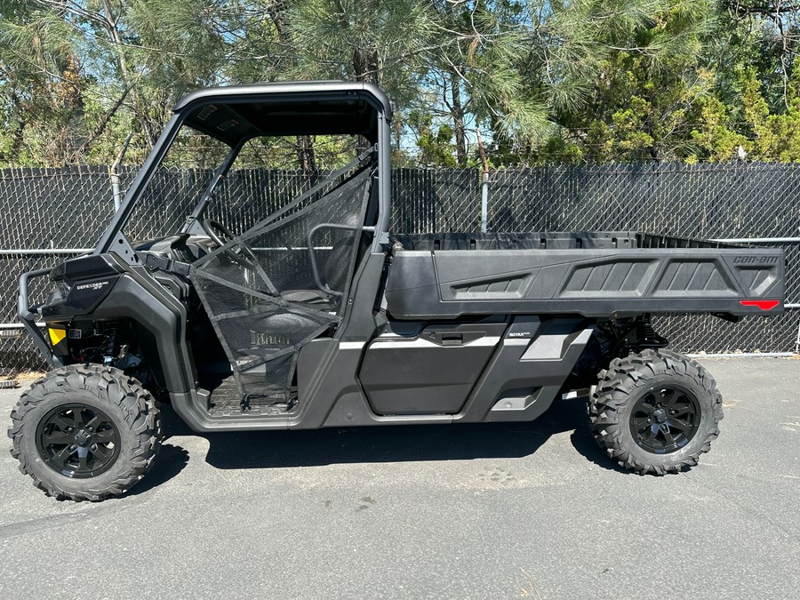 2024 Can-Am Defender PRO XT