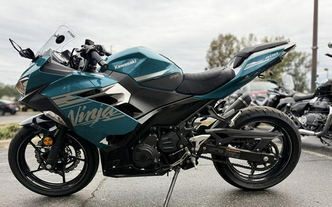 2021 Kawasaki Ninja® 400 ABS Pearl Nightshade Teal/Metallic Spark Black