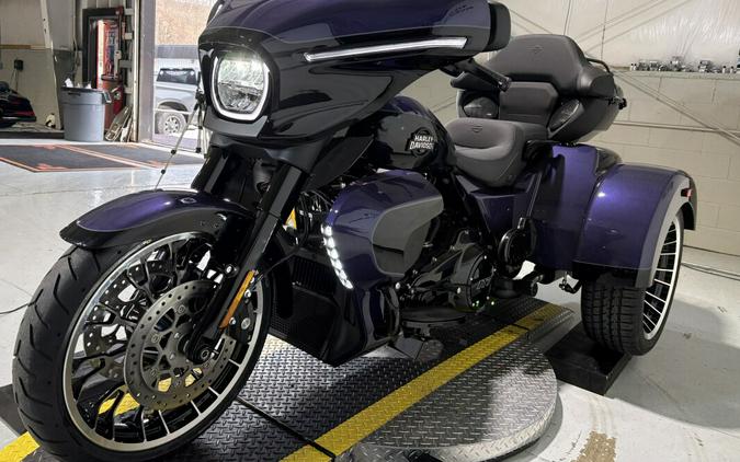2026 Harley-Davidson® Street Glide 3 Limited Purple Abyss / Vivid Black Black Trim
