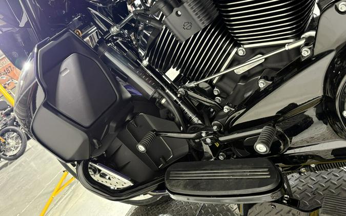 2026 Harley-Davidson® Street Glide 3 Limited Purple Abyss / Vivid Black Black Trim