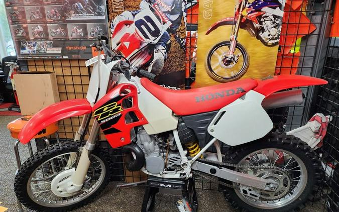 2000 Honda® CR500