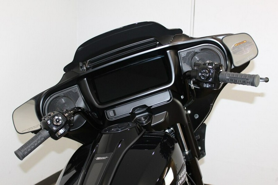 Harley-Davidson Street Glide® 2024 FLHX 84472147 VIVID BLACK