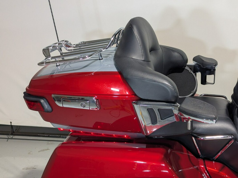 2019 Harley-Davidson® Tri Glide® Ultra Wicked Red/Barracuda Silver