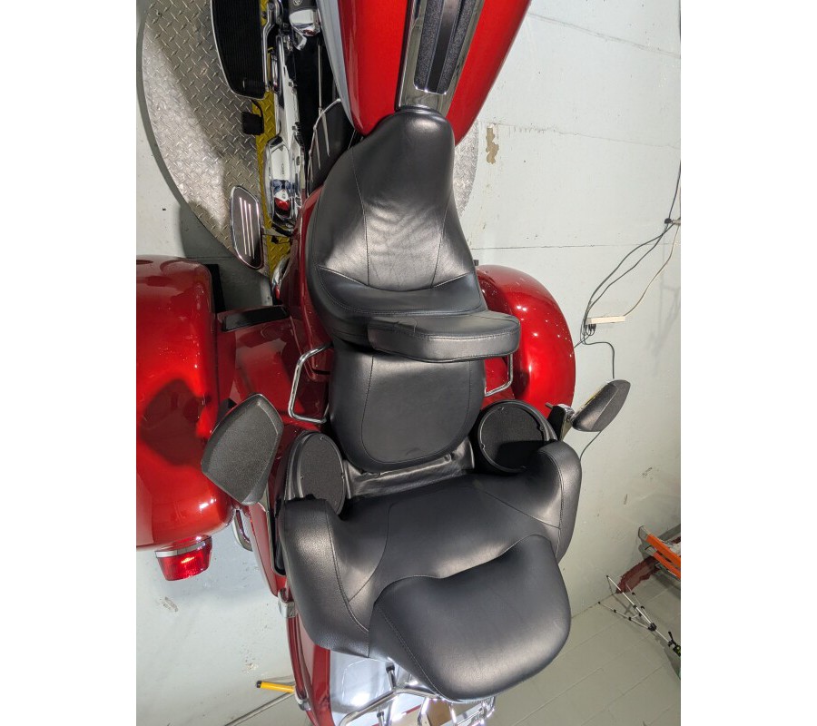 2019 Harley-Davidson® Tri Glide® Ultra Wicked Red/Barracuda Silver